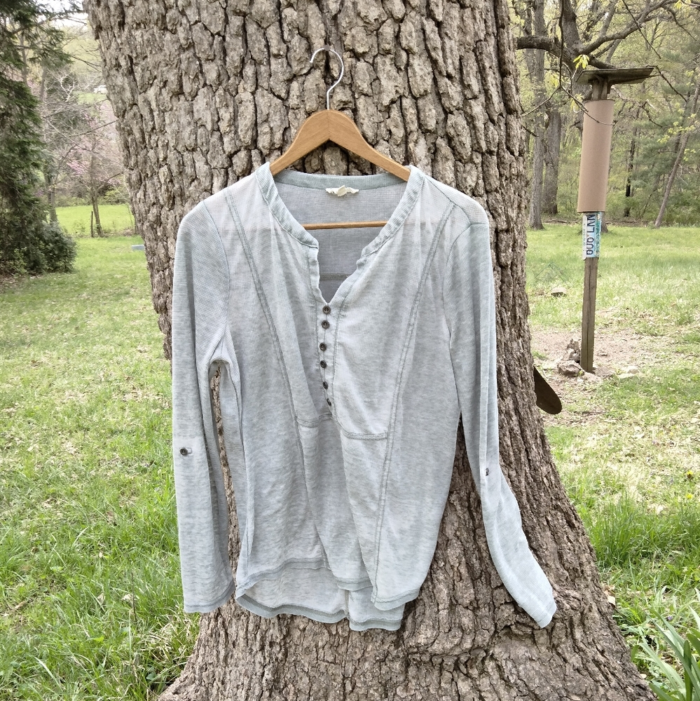 ⬇️ Price Drop! ⬇️June and Delancey Top in size M